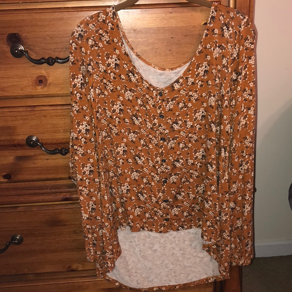 American Eagle floral top